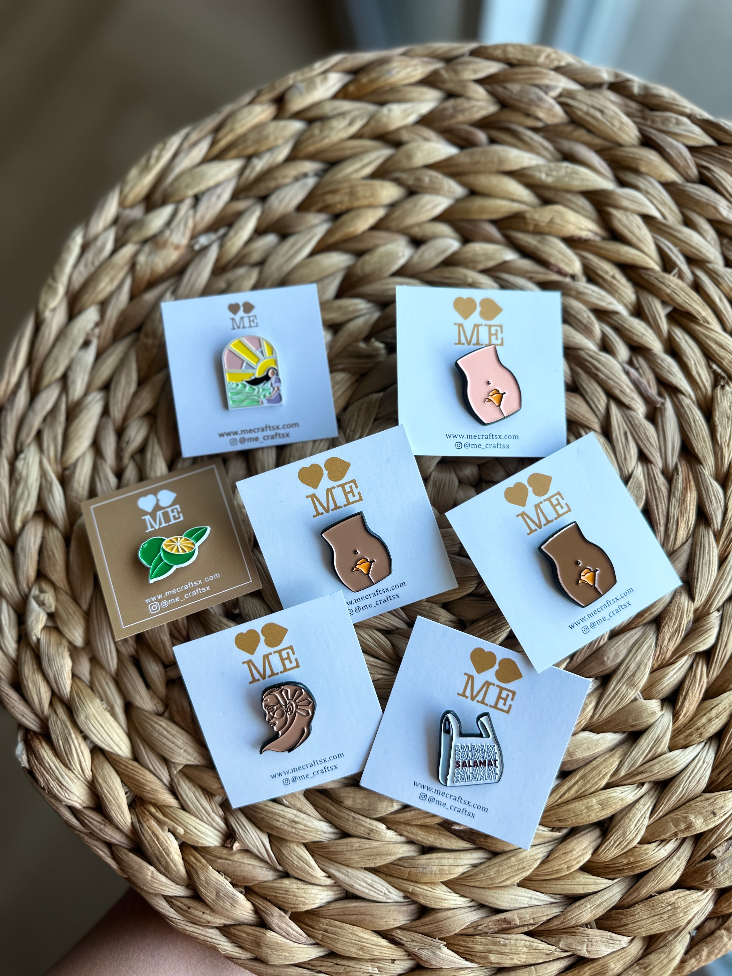 Enamel Pins ME CRAFTS