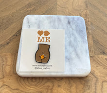 Load image into Gallery viewer, Poppy Enamel Pin - Tan
